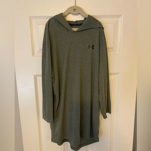 Under Armour Green Hooded, 3 quarter length sleeves